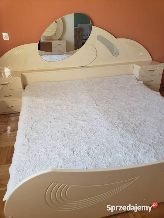 Meble łóżko190x210 dwa fotele toaletka Mielec