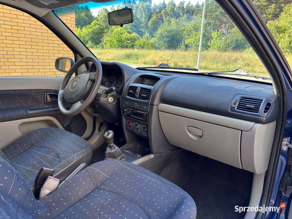 Renault Clio 2 II 14 16 V 98 Expression