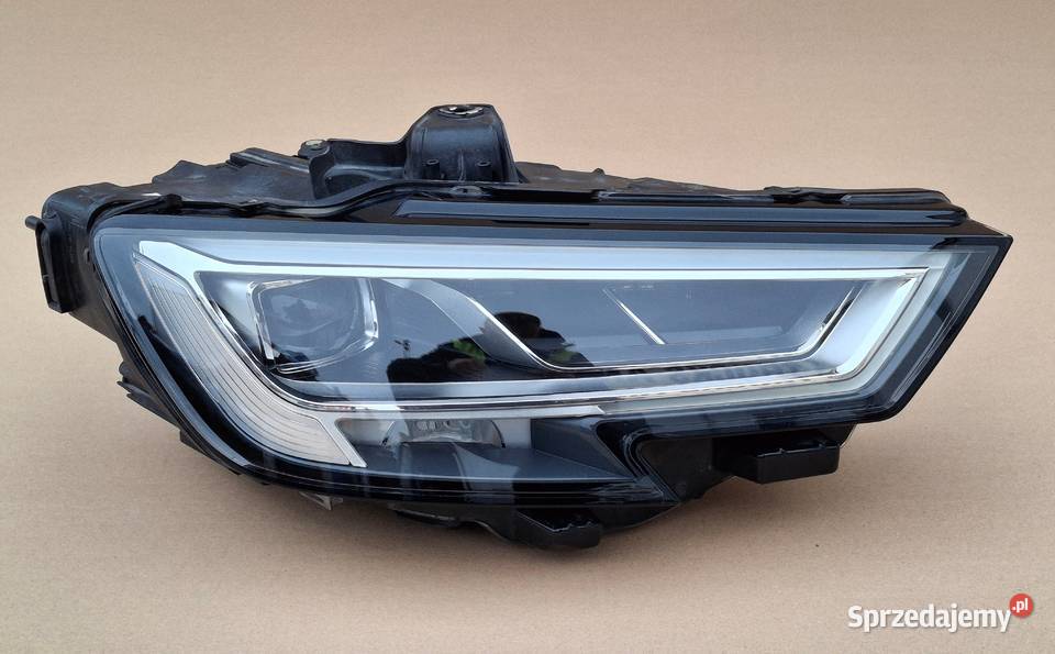 AUDI A3 8V LIFT REFLEKTOR PRAWY FULL LED LAMPA Bieleń
