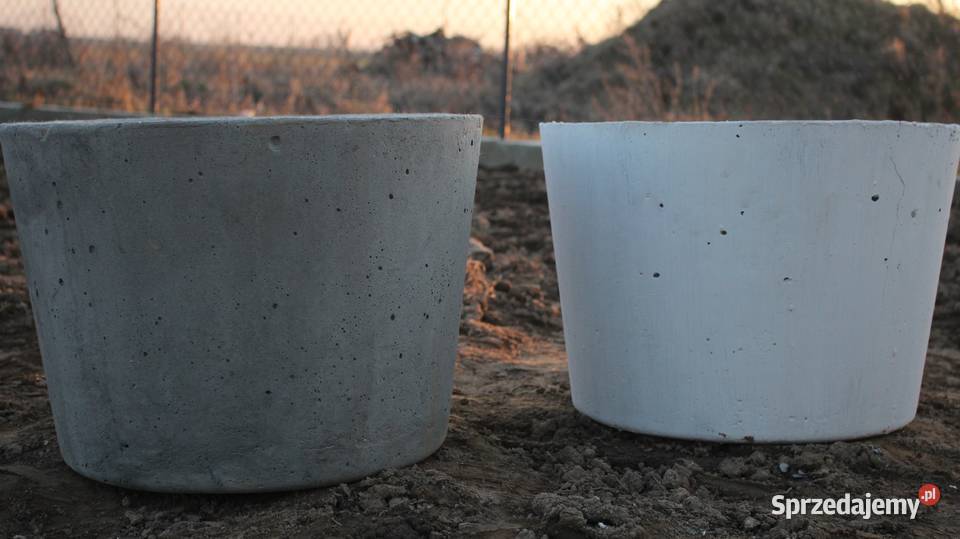 Figury rzeźby ogrodowe betonowe donica Goliszów