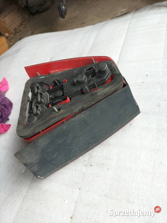 Volkswagen Bora LAMPA TYŁ TYLNA PRAWA 963686 lampy tylne Kamień-Kolonia sprzedam