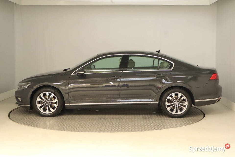 VW Passat 15 TSI światła przeciwmgielne Zabrze