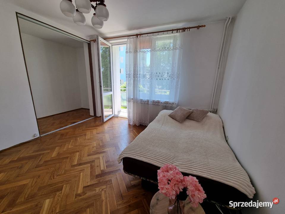 Mieszkanie 305 m z oddzielną kuchnią i balkonem Kraśnik