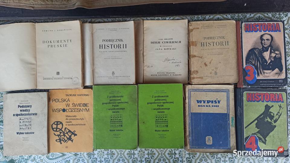 Stare podręczniki szkolne, podręczniki do nauki oraz lektury