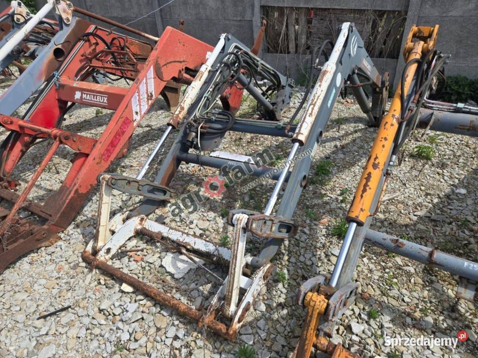 Ładowacz czołowy Faucheux 85S Byków