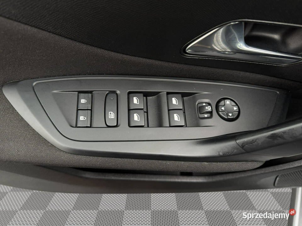 Peugeot 308 GD1N56812 PureTech Active Pack EAT8 światła LED pomorskie Pępowo