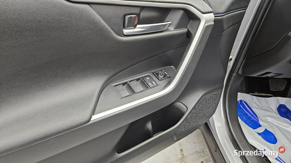 Toyota RAV4 25 Hybrid Selection 4x4 Z Polskiego lakier metallic Warszawa
