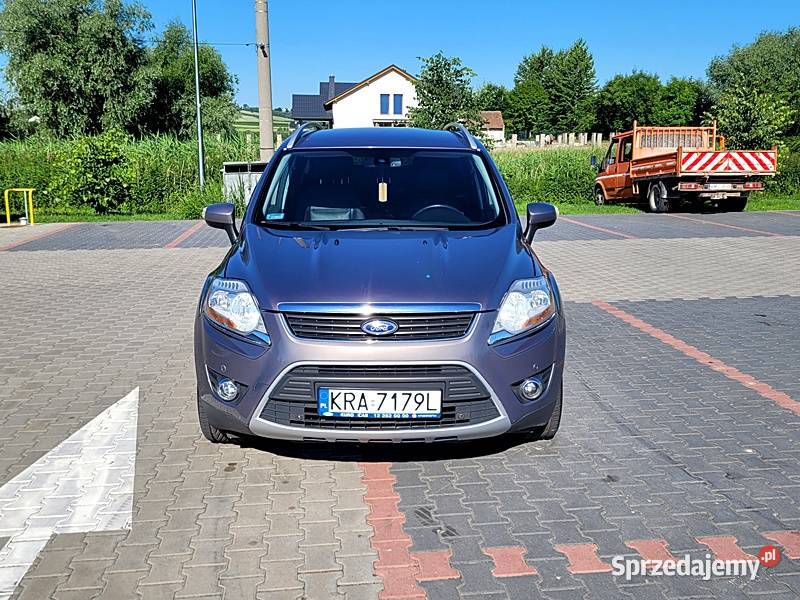 Bogata wersja z napędami 4x4 czujnik parkowania Kuga Słomniki