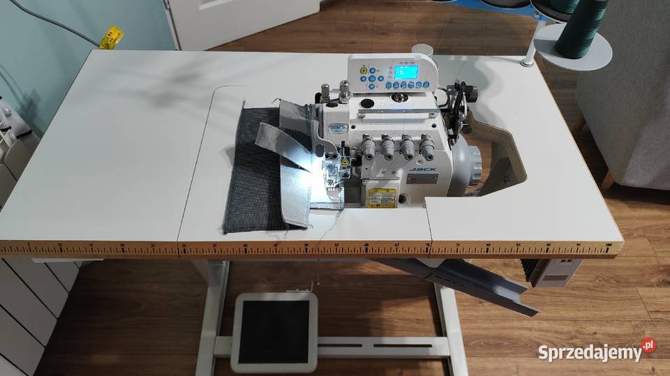 Owerlok Jack automat do średnich i cieżkich Produkcja