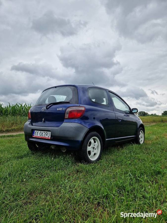Toyota yaris 10 benzyna w super stanie długie ABS