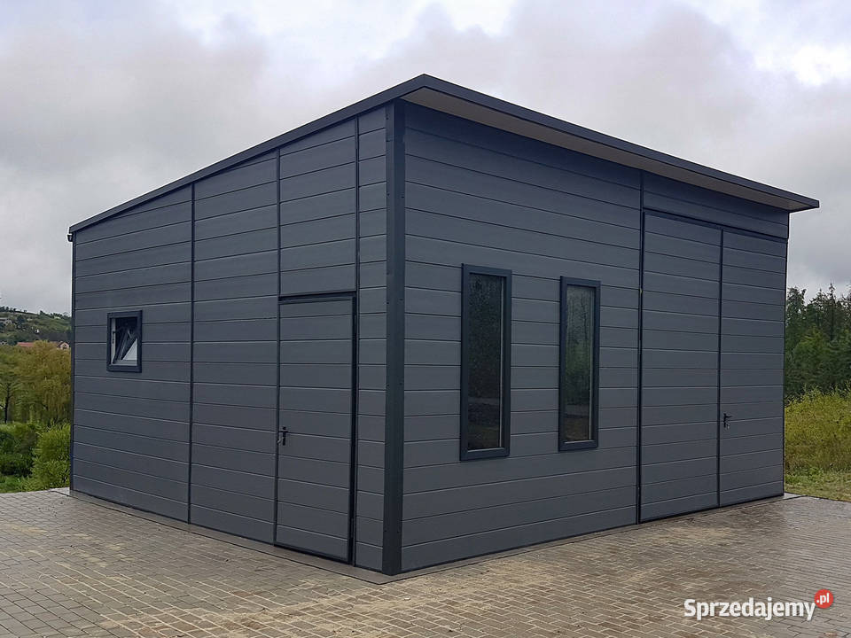 Garaż ocieplany z płyty warstwowej 66m grafit