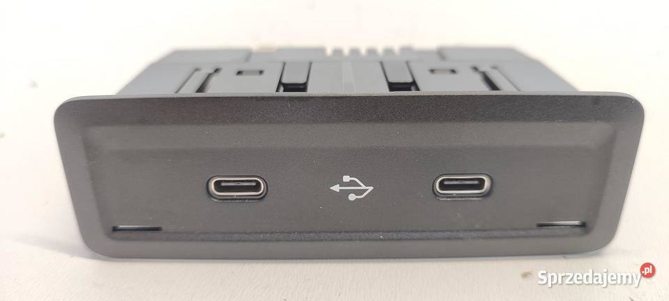 MERCEDES W247 GNIAZDO USB A2478207502 osobowe