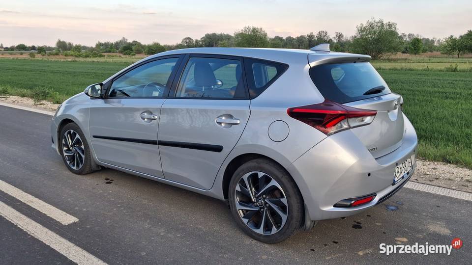 Toyota Auris II 14D 2015 Salon Polska Karczew sprzedam