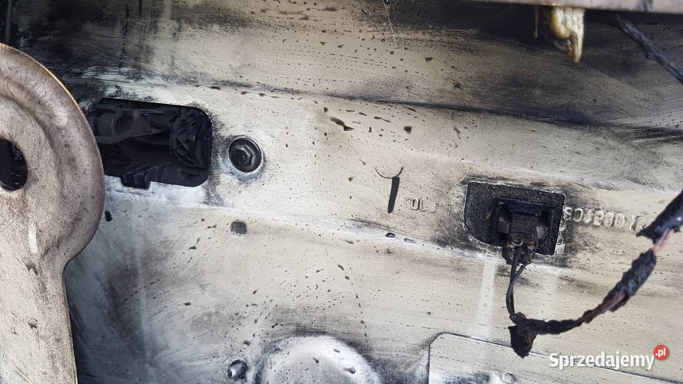 DRZWI LEWY TYŁ DACIA DOKKER 20122017 białe dolnośląskie Brzeg Dolny