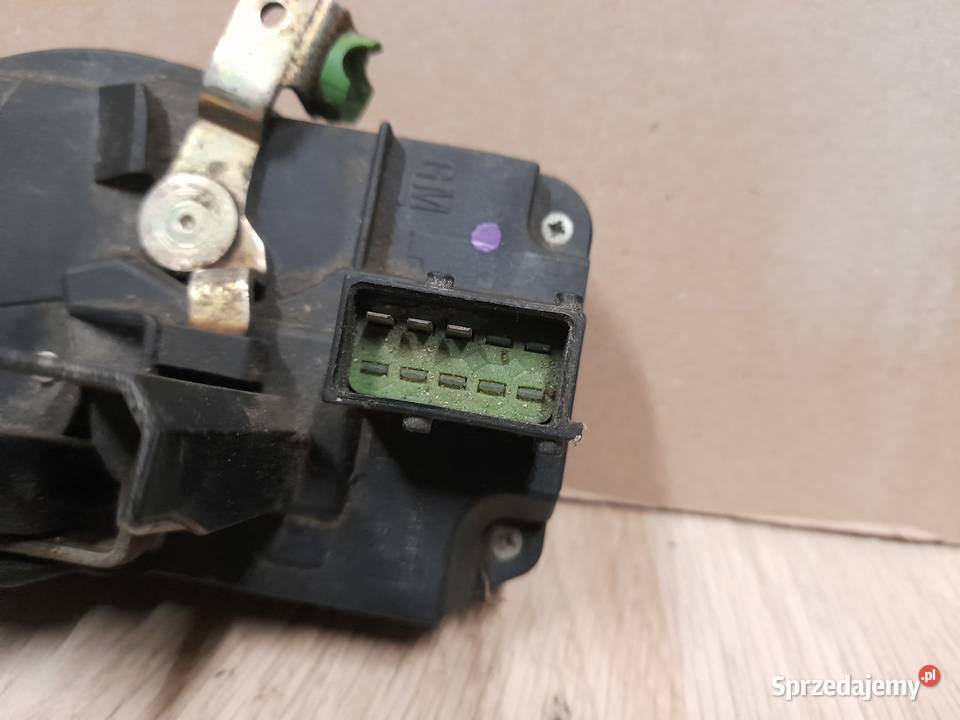Zamek drzwi przedni prawy przód 90507060 AD Opel mazowieckie Wyszków