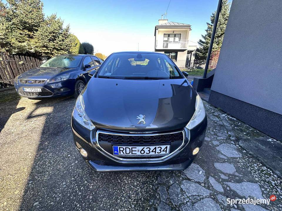 Peugeot 208 Nowy Rozrząd Bogate Wyposażenie lakier metallic Ładna