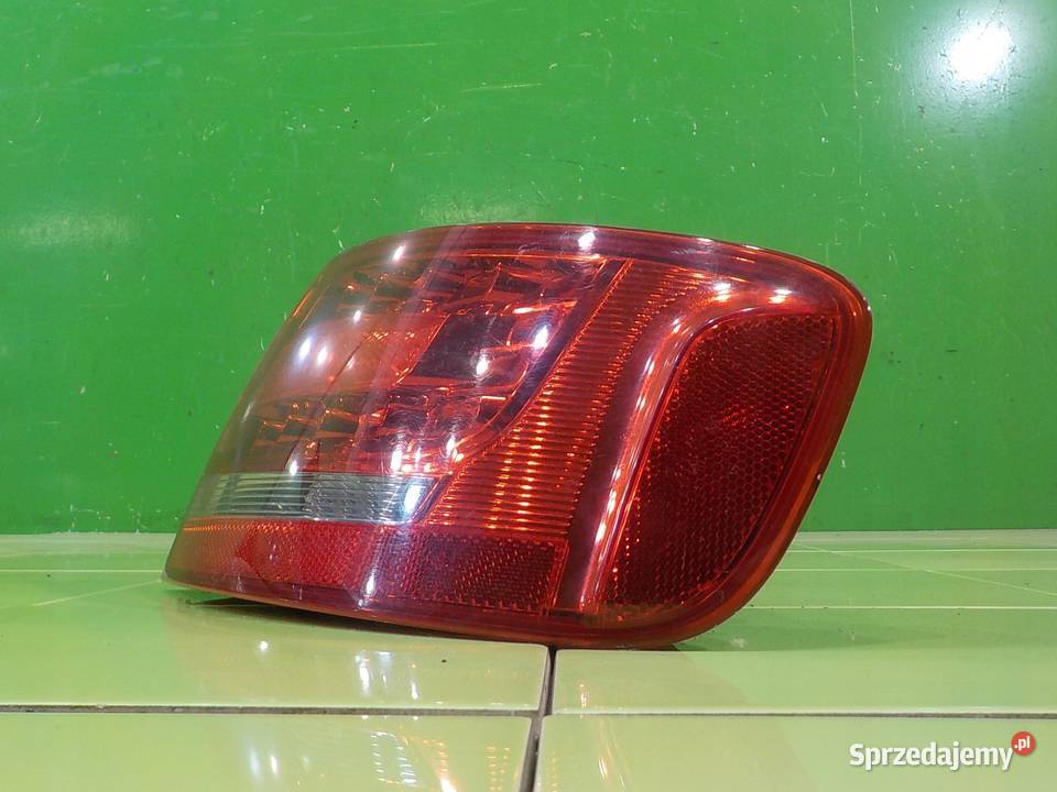 AUDI A4 B8 SLINE 18 TFSI 08r SEDAN lampa prawa Suków