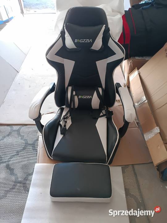 Nowy fotel gemingowy z wyciąganym podnóżkiem Koszalin