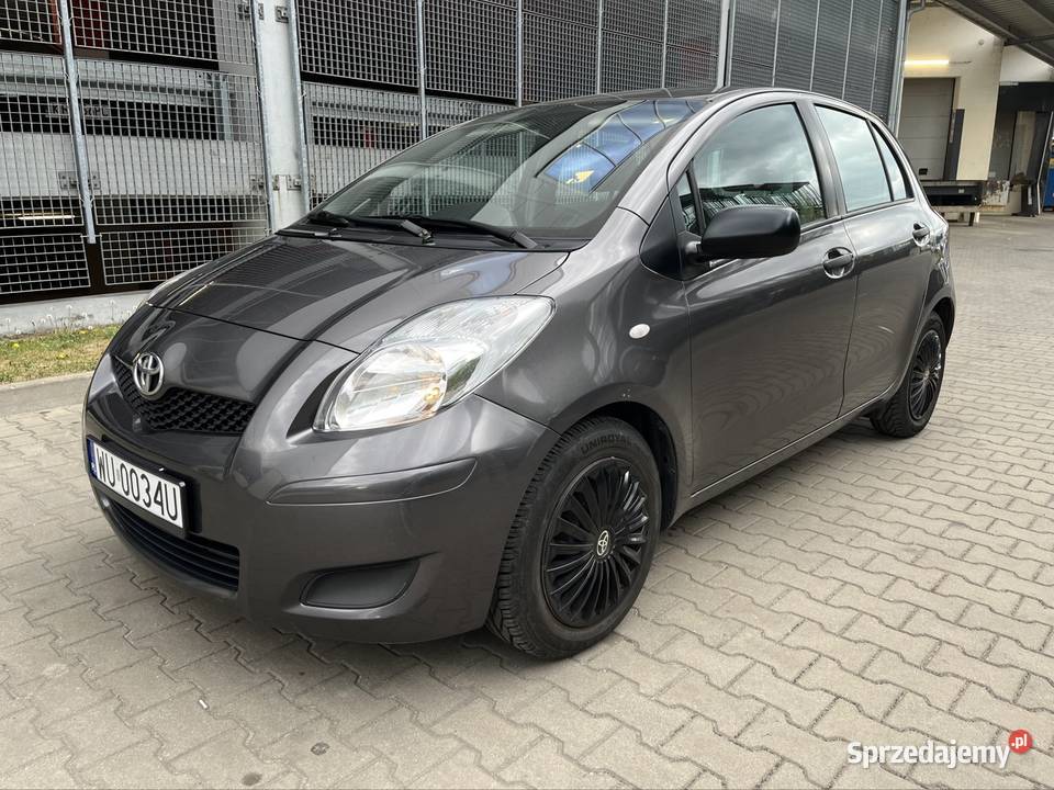 Toyota Yaris 13 benzyna 6 biegów Bezwypadkowy ABS Warszawa