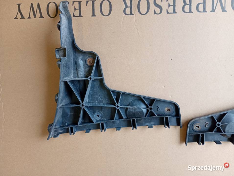 komplet plastikowych ślizgów zderzaka audi a4 b7 Zawiasy, bolce i prowadnice lubelskie sprzedam