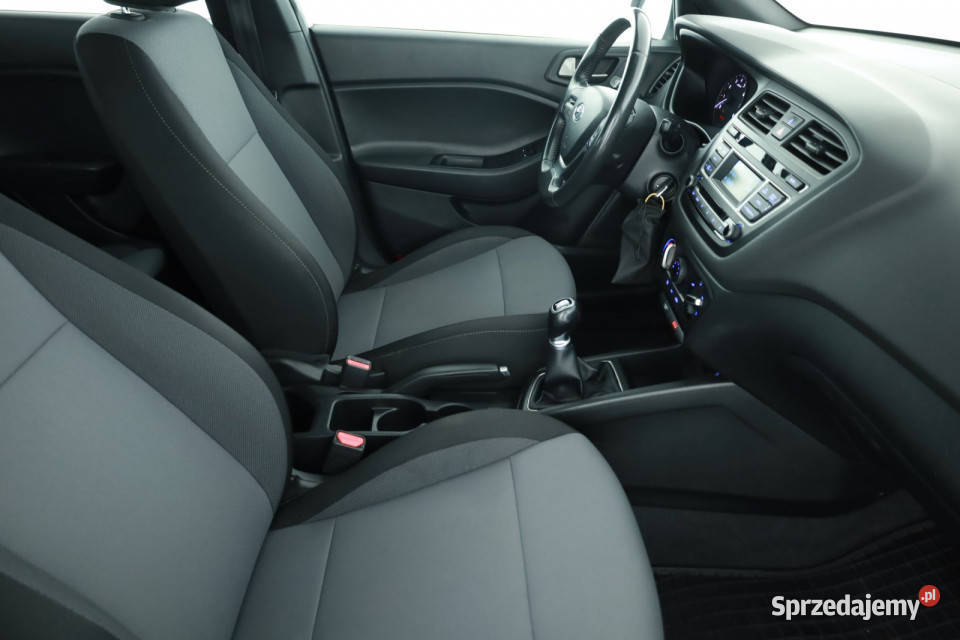 Hyundai i20 12 klimatyzacja