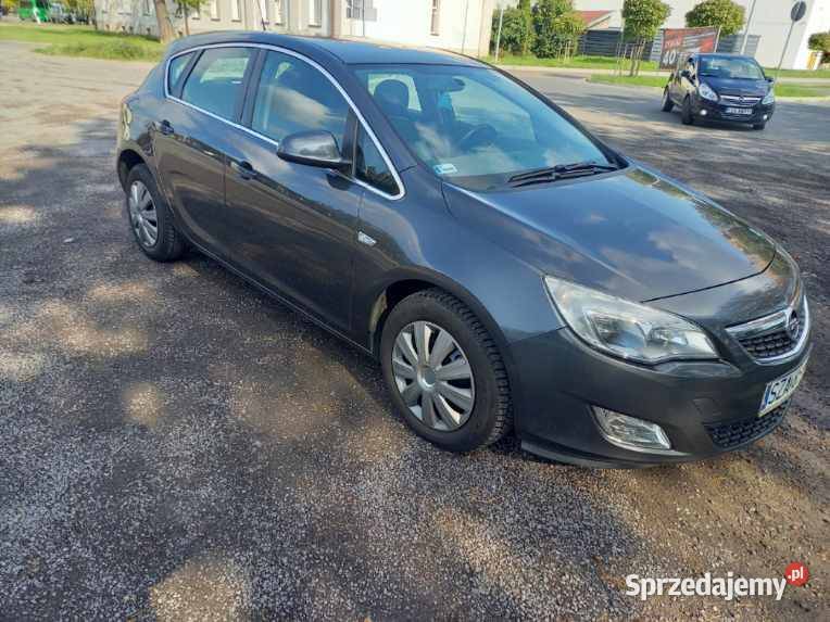 Opel Astra J Zadbany Krajowy Niski przebieg szary Zawiercie