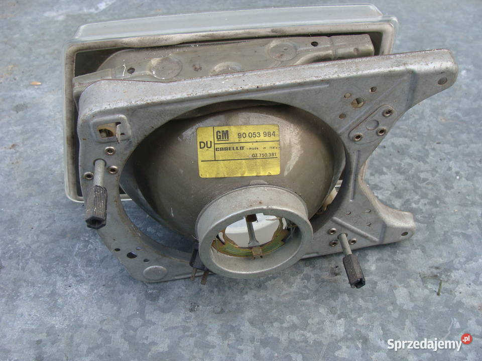 Opel Kadett D lampa przednia prawa