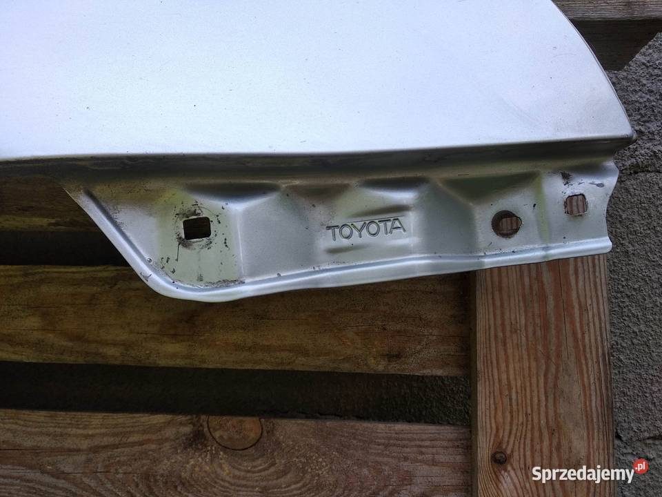 Toyota Avensis T25 przedlift błotnik prawy Sieradz