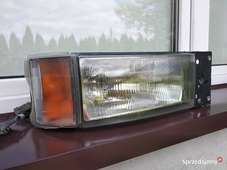 Iveco Eurocargo I 1 lampa przednia prawa Sieradz
