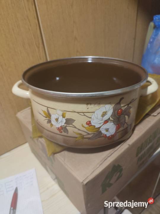 Duży garnek używany średnica 27 wysokość 12 Lubsko