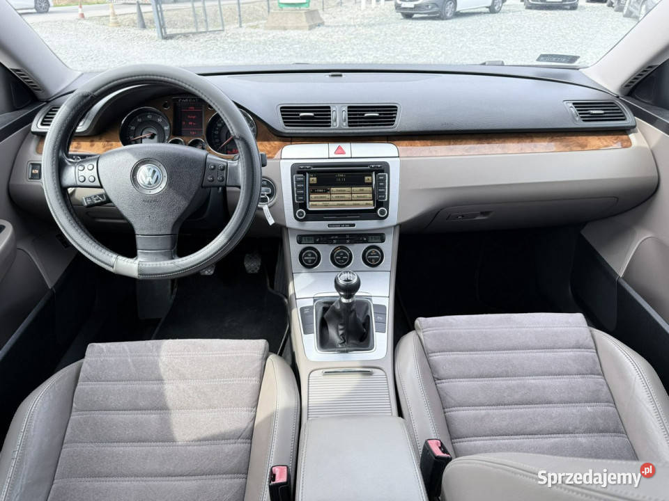 Volkswagen Passat Variant 18 TSI 160 Highline komputer pokładowy Wojkowice