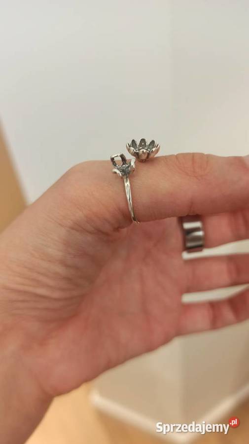 Srebrny pierścionek UNIWERSALNY oksydowany z srebrne Warszawa sprzedam