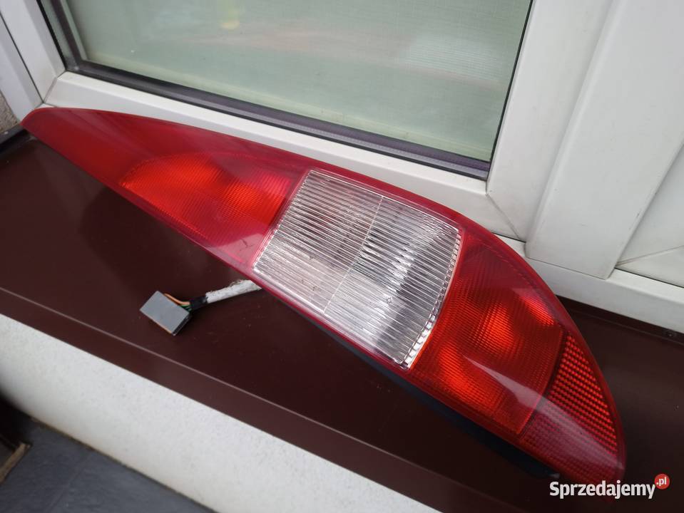 Ford Mondeo MK3 III kombi lampa tył tylna prawa osobowe Sieradz