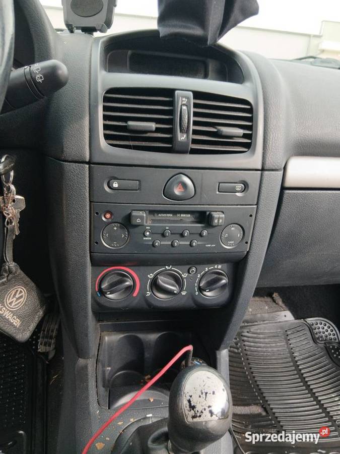 Sprzedam Renault Clio 2004 12 benzyna Rok produkcji 2004 Złocieniec