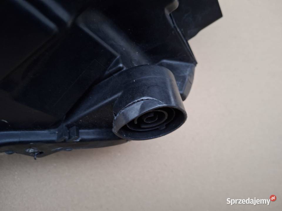 CITROEN C3 AIRCROSS REFLEKTOR PRAWY LAMPA PRAWA Bieleń