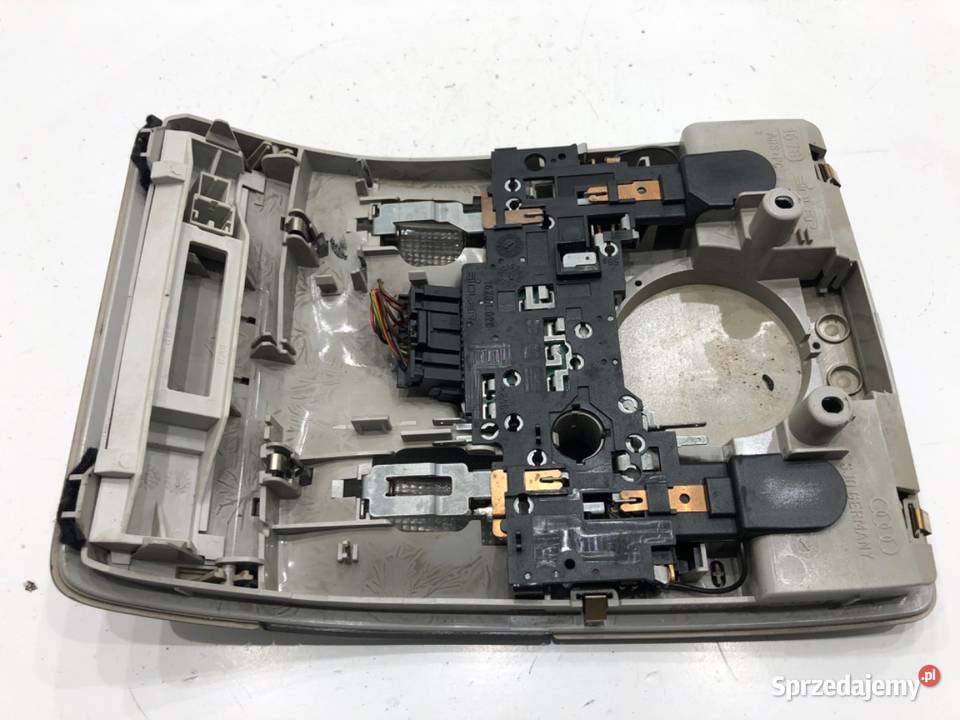 LAMPA SUFITOWA AUDI A4 B6 8E0947135A