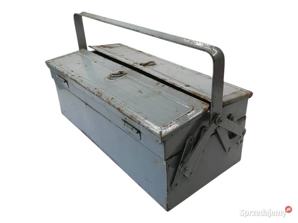 Stara metalowa skrzynka na narzędzia Kraków