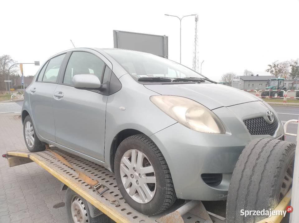 Środek Kpl Toyota Yaris II 5 Drzwi Wysyłka osobowe Elbląg sprzedam