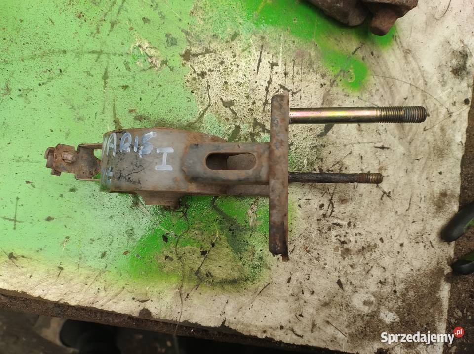 TOYOTA YARIS I 10 łapa poduszka silnika Kielce