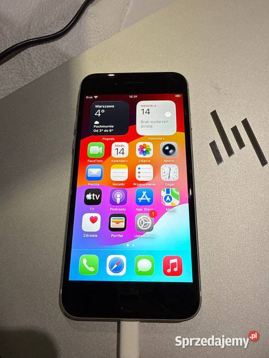 iPhone SE 2020 64GB Stuknięty z dwóch stron Telefony i Akcesoria małopolskie Kraków