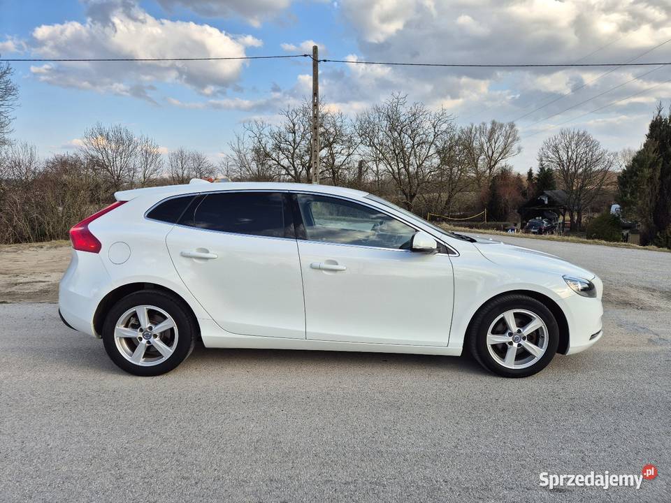 Volvo V40 Momentum 2015r 20D D2 120 Serwis Led