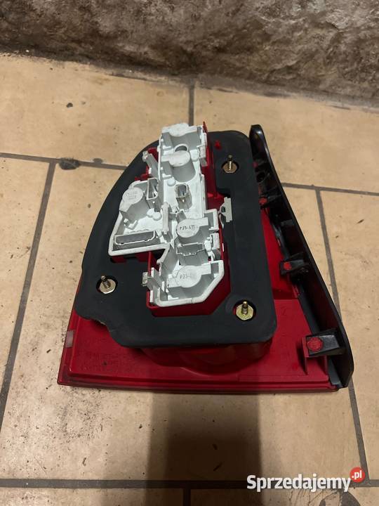Lampa tył prawy vw passat b5 lift hatchback wielkopolskie Margonin