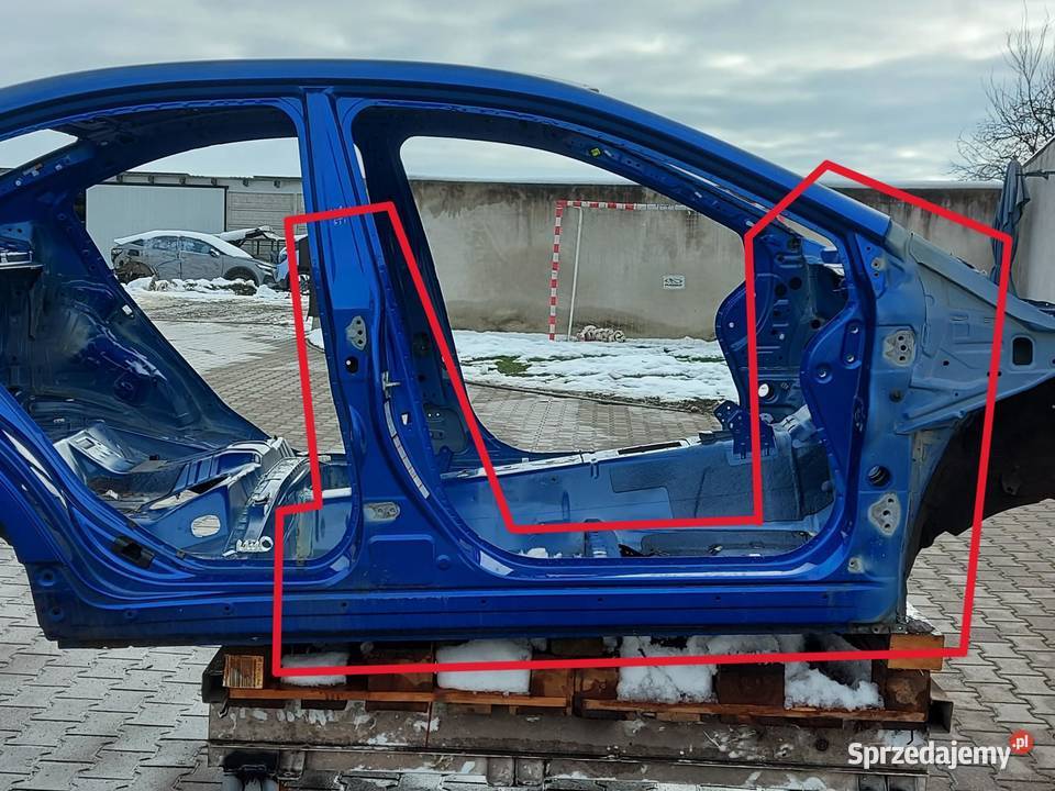 Subaru WRX STI 2015 słupek a b środkowy próg