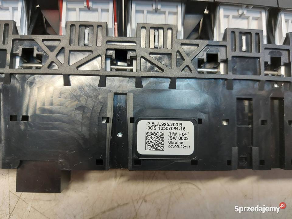 Skoda Enyaq 5LA iV60 PANEL PRZEŁĄCZNIKI
