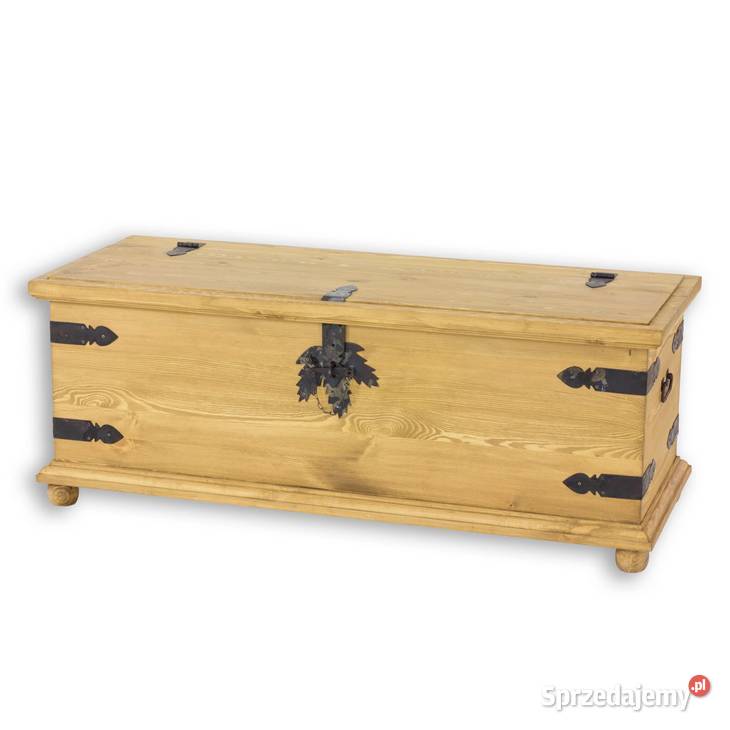 Rustykalna skrzynia, kufer z litego drewana do sypialni