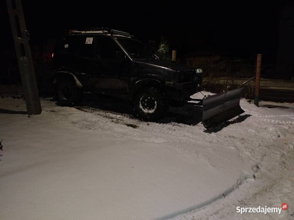 Nissan Terrano 2 27 TDI wyciągarka pług 4x4 Nysa sprzedam