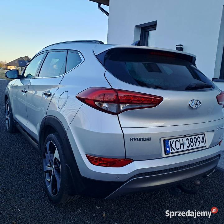 Hyundai Tucson Benzyna 16 Napęd 4x4 Full kurtyny powietrzne Babice sprzedam