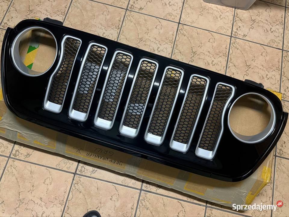 Jeep Wrangler JL Sahara atrapa grill