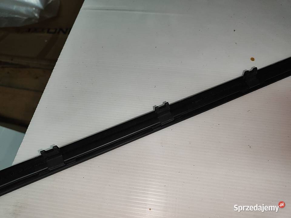 Listwa zgarniająca szyby BMW E46 prawy tył osobowe Zaborów