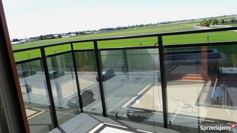 Oklejanie balkonów witryn sklepowych pojazdów 3N